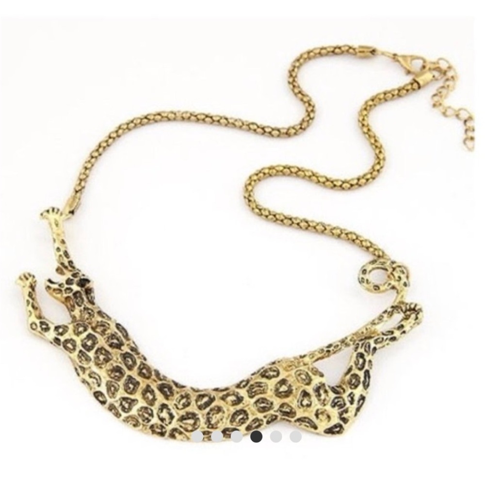 VINTAGE GOLD TONE LEOPARD NECKLACE